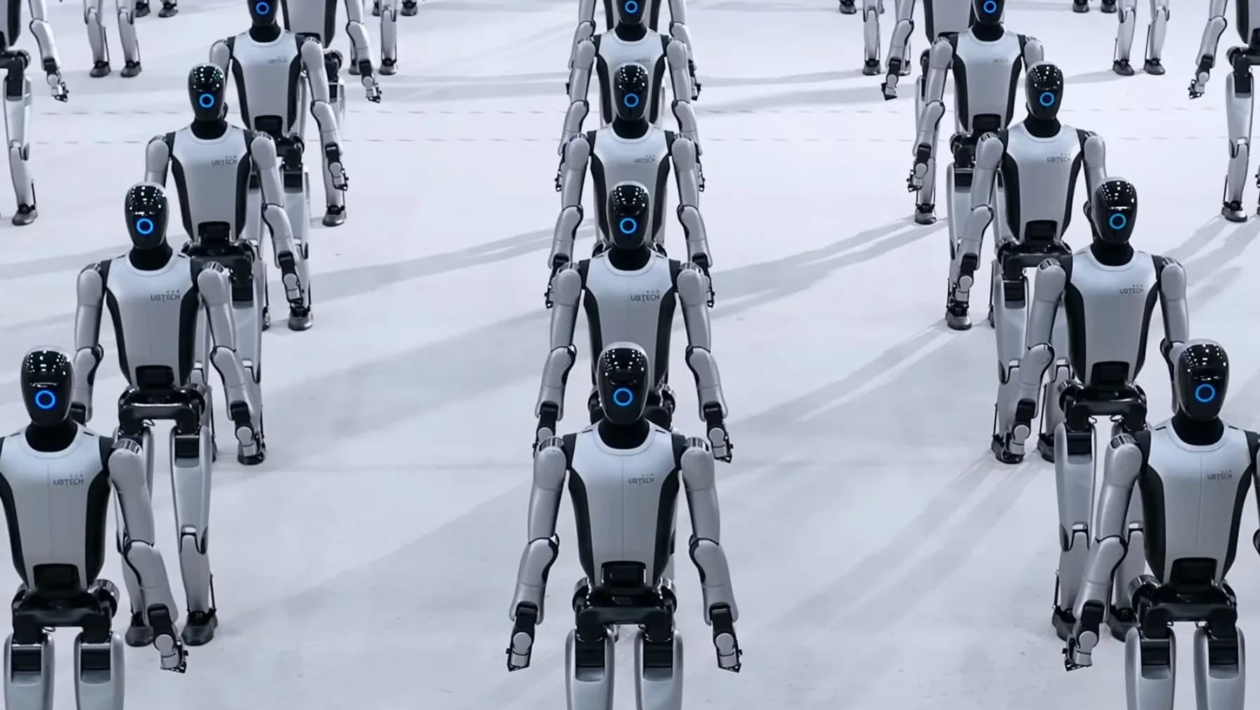 Giá robot hình người 2026: Từ 4.900 USD đến hơn 150.000 USD